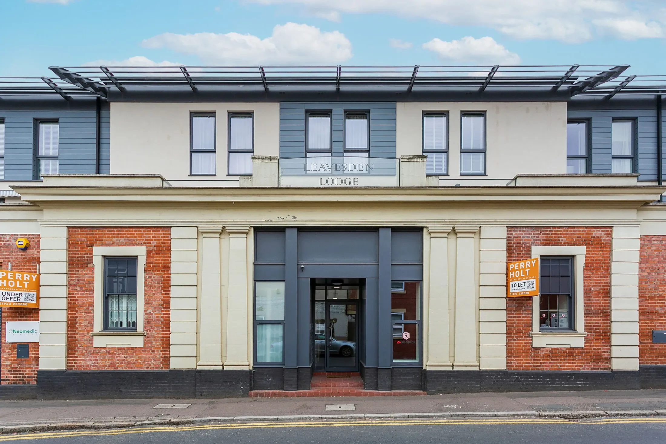 Flat Leavesden Road in Watford