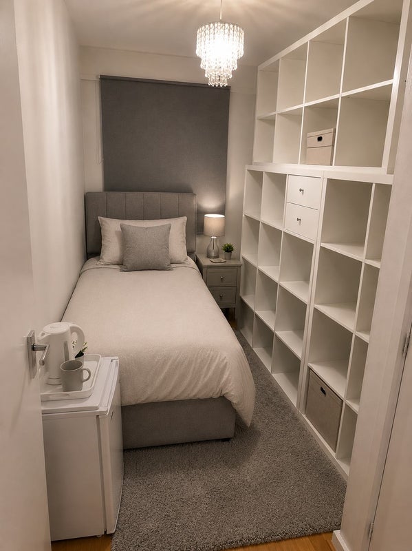 Room Romanfield Road in Greater London