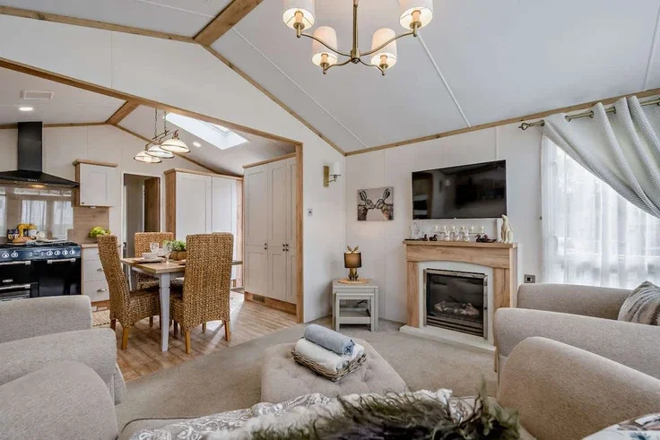 Room Shorefield Road in New Forest