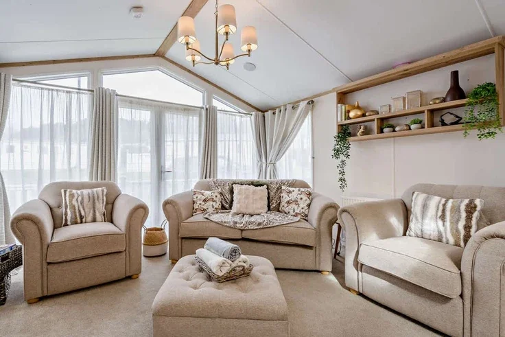 Room Shorefield Road in New Forest