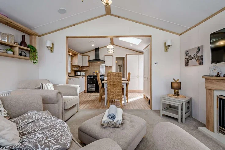 Room Shorefield Road in New Forest