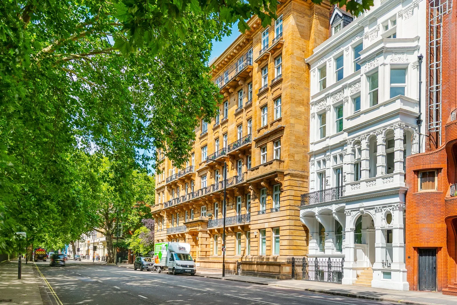 Flat Hyde Park Place Bayswater Road in City of Westminster