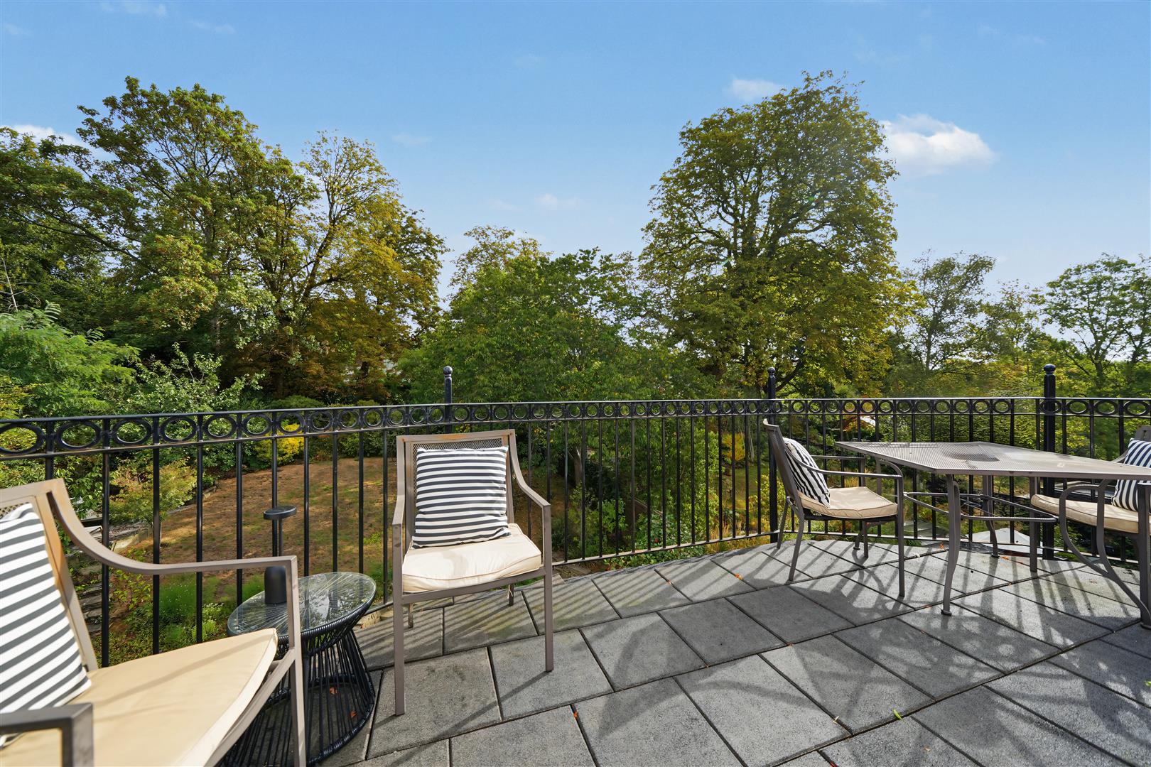 Flat Lindfield Gardens in Greater London