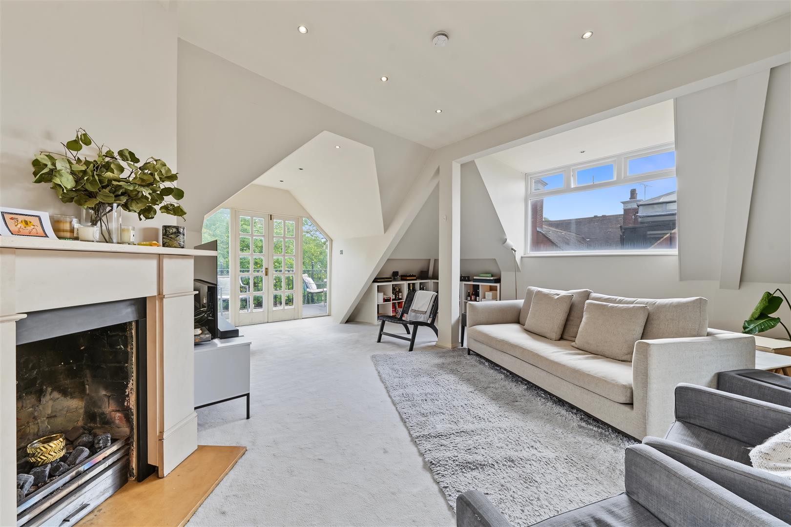 Flat Lindfield Gardens in Greater London