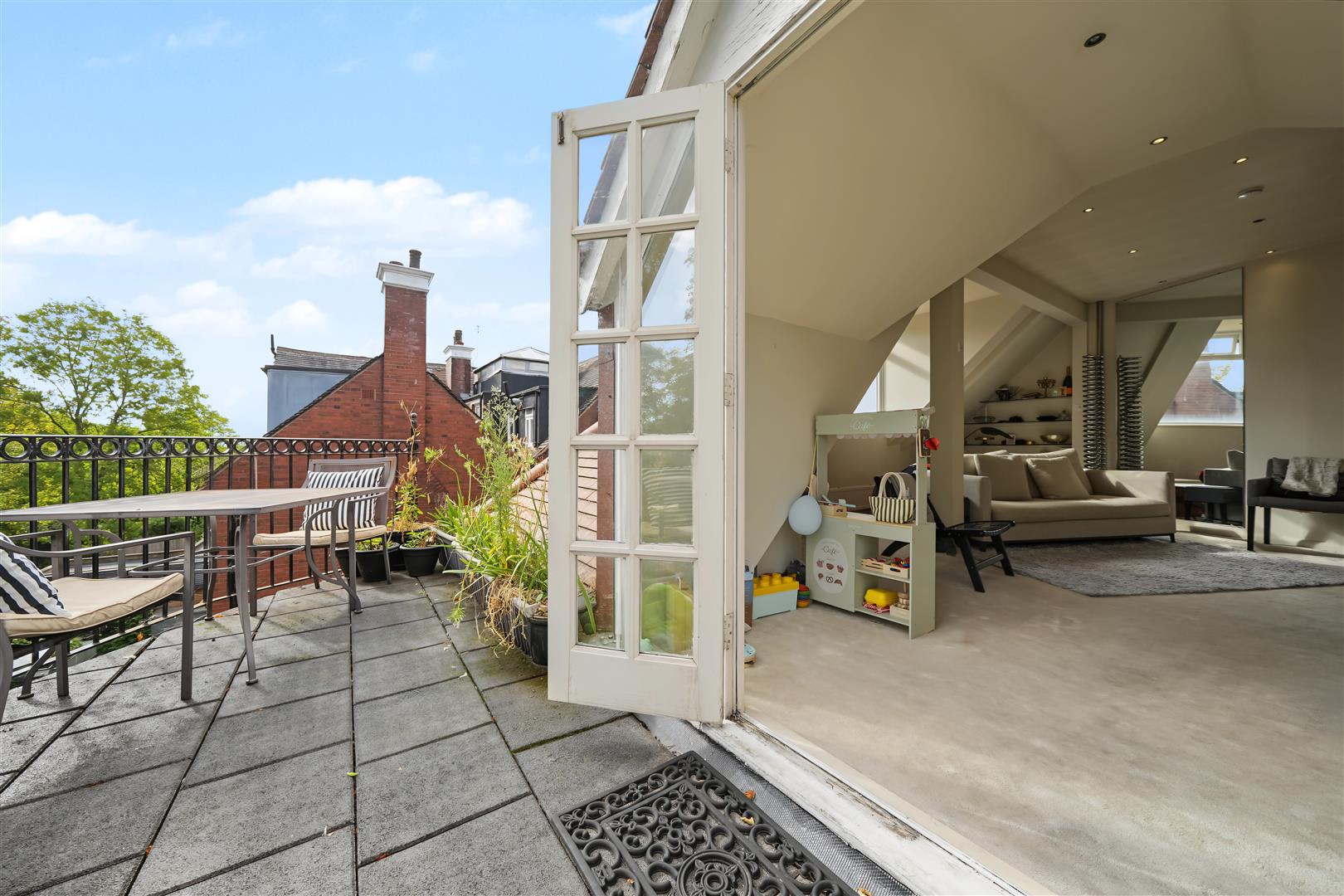Flat Lindfield Gardens in Greater London