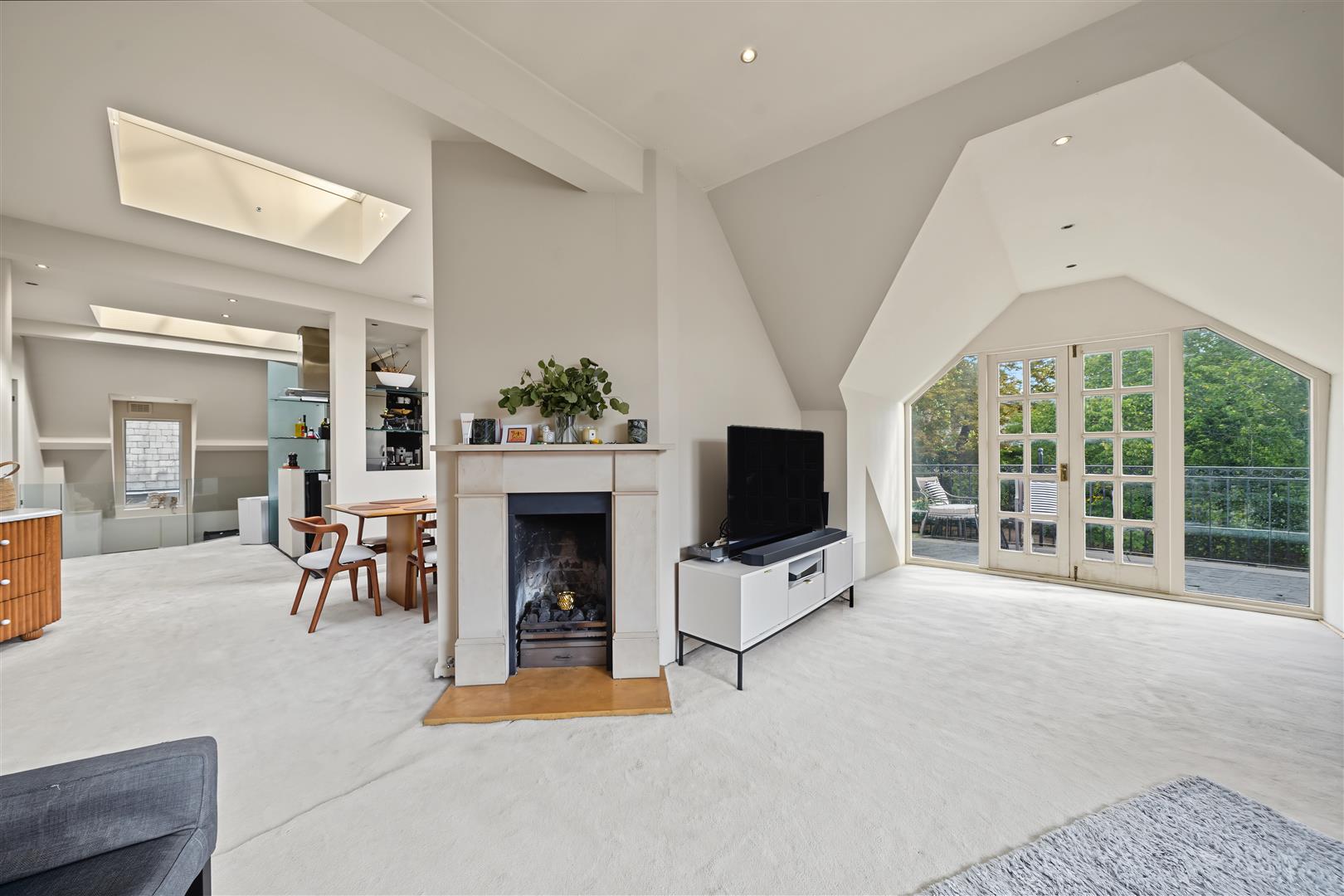 Flat Lindfield Gardens in Greater London
