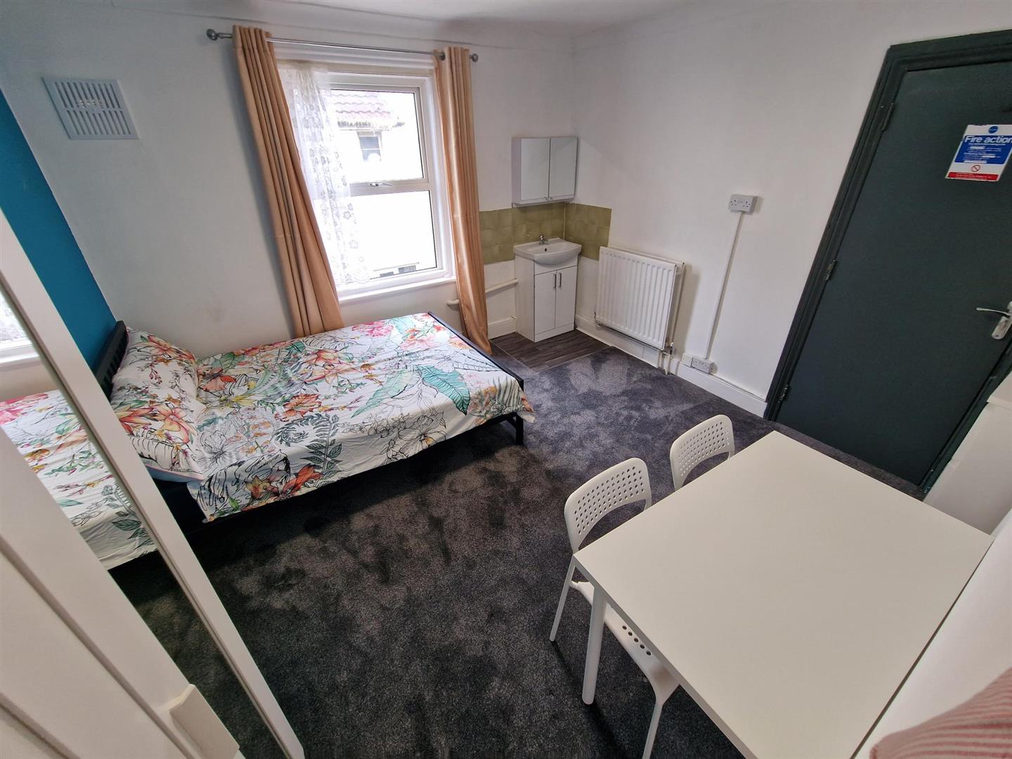 Room Southcote Road in Bournemouth
