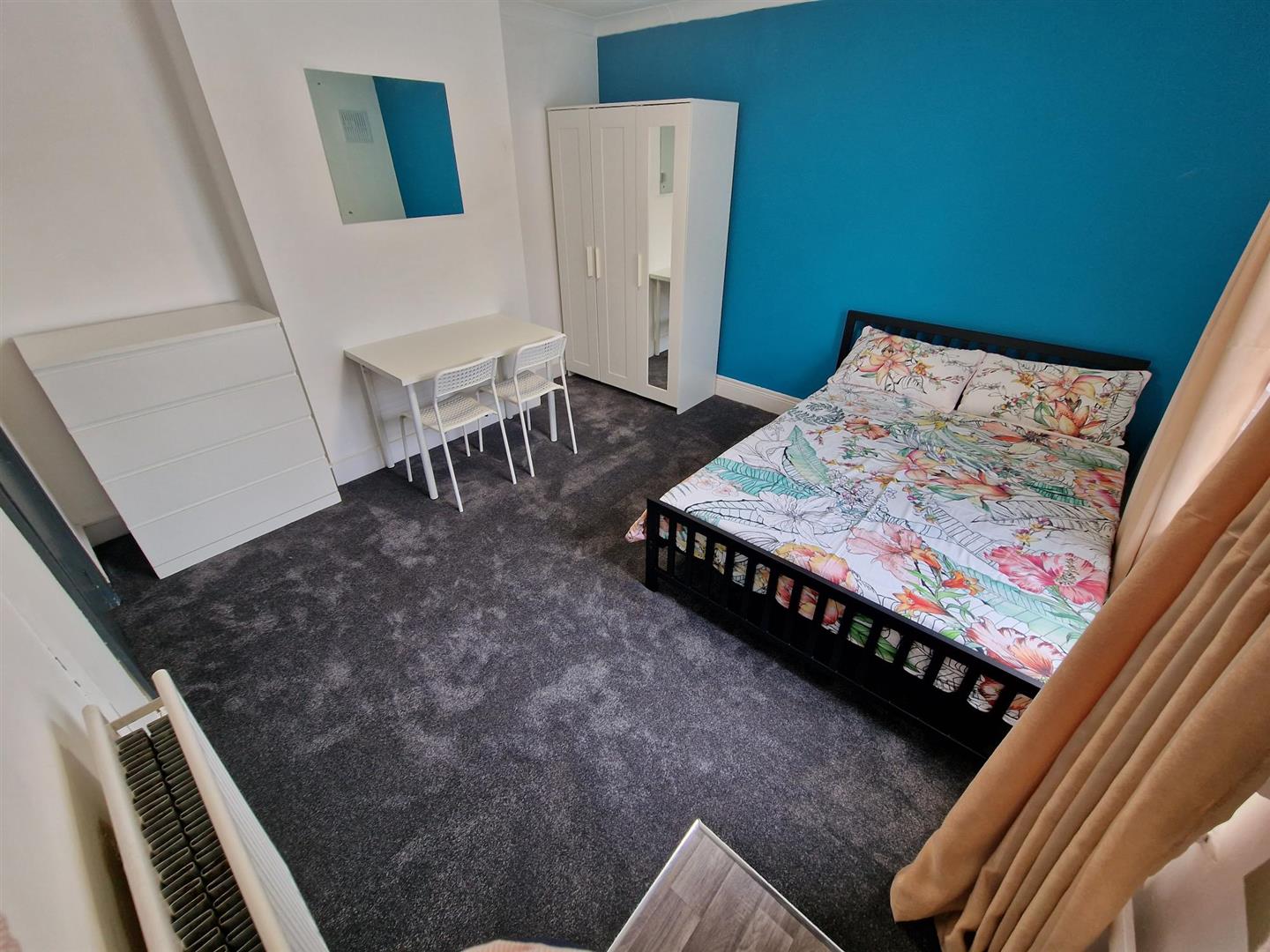 Room Southcote Road in Bournemouth