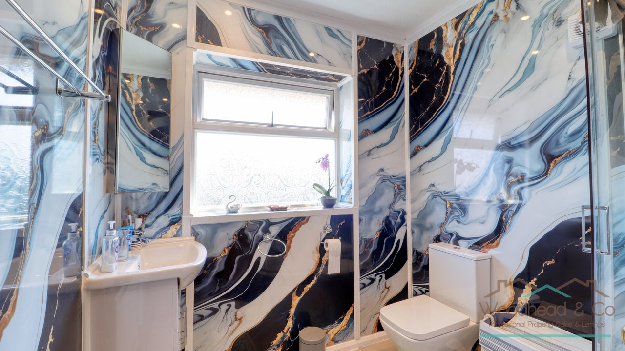 Room Lea Way in Wellingborough
