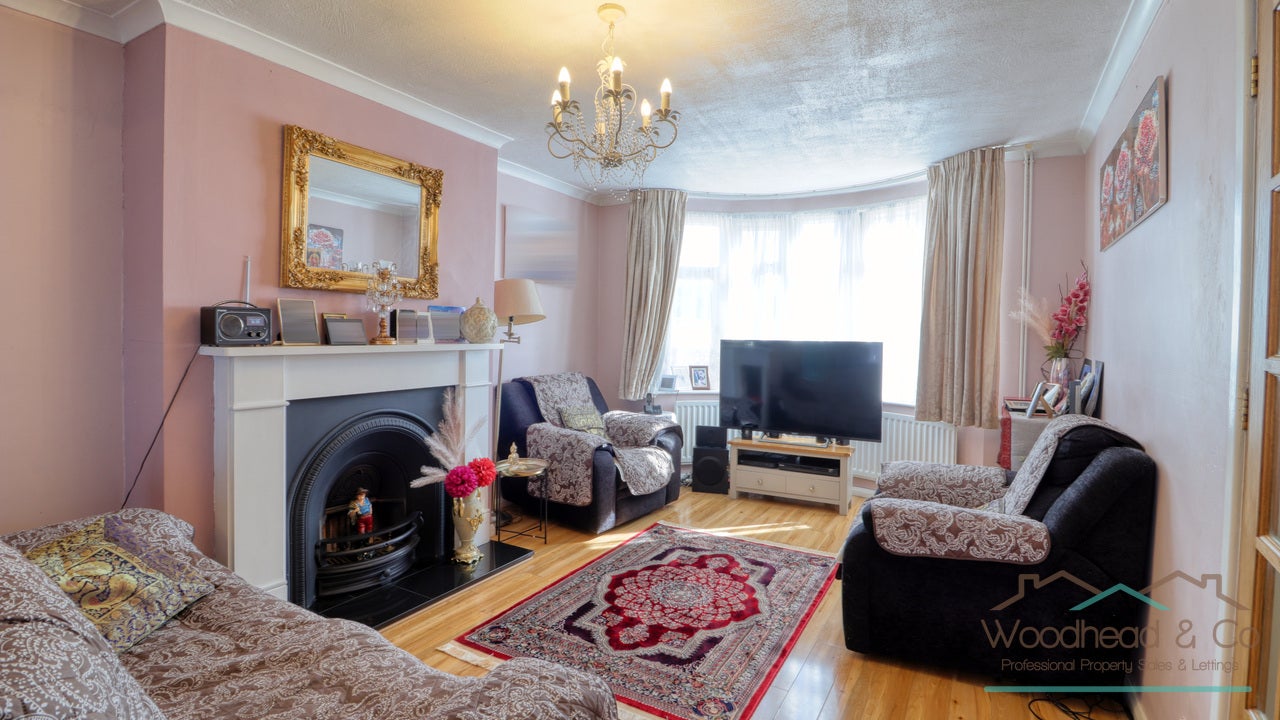 Room Lea Way in Wellingborough