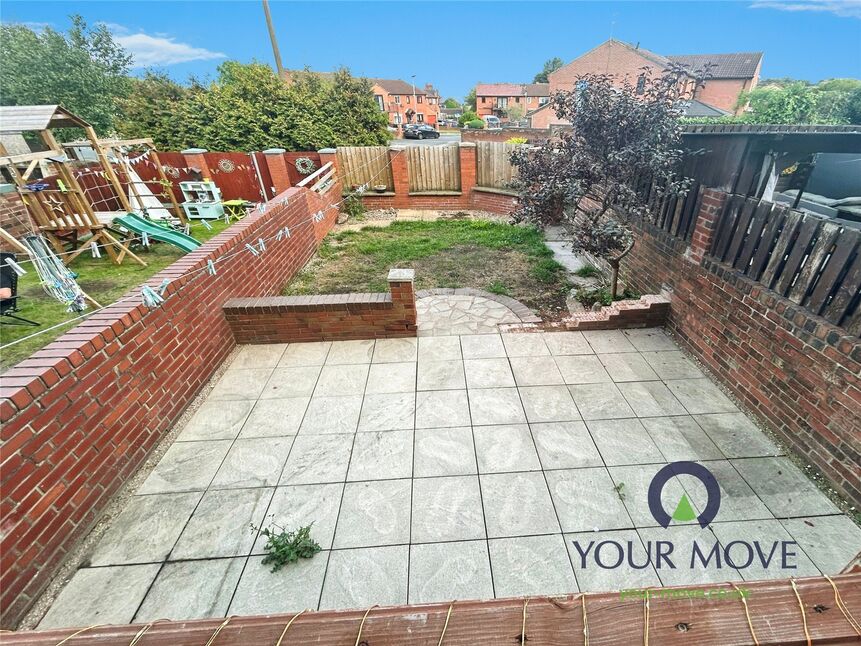House Hunningley Close in Barnsley