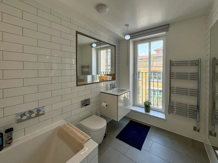 Flat St Anne's Court in City of Westminster