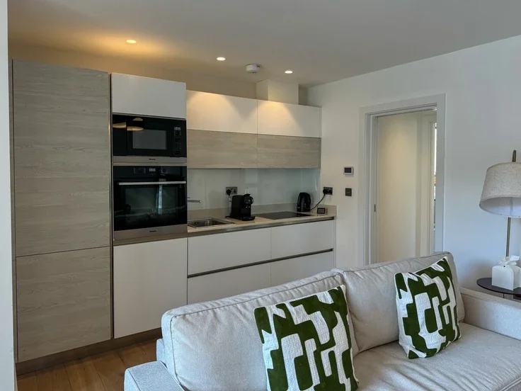 Flat St Anne's Court in City of Westminster
