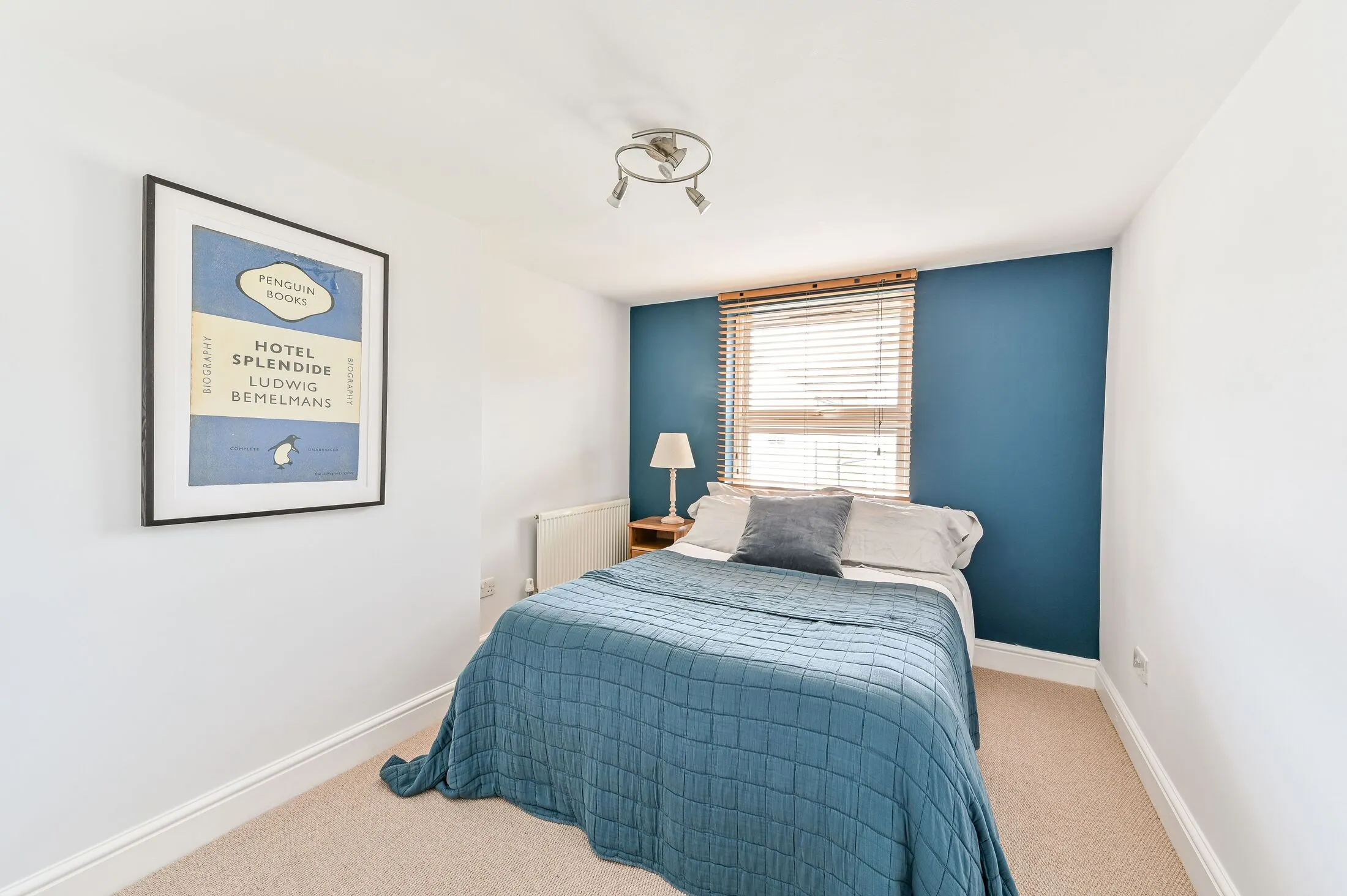 Flat Haselrigge Road in Greater London