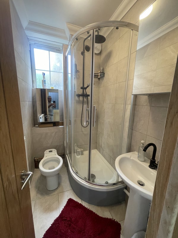 Room Chicksand Street in Greater London