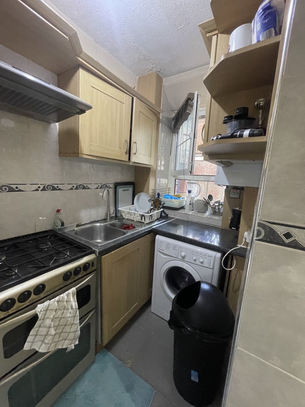 Room Chicksand Street in Greater London
