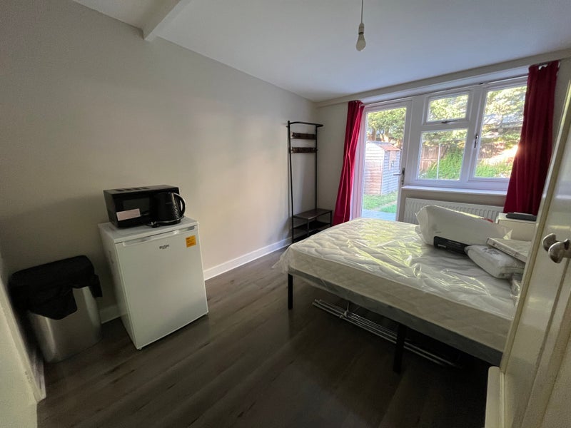 Room Smalls Mead in Crawley