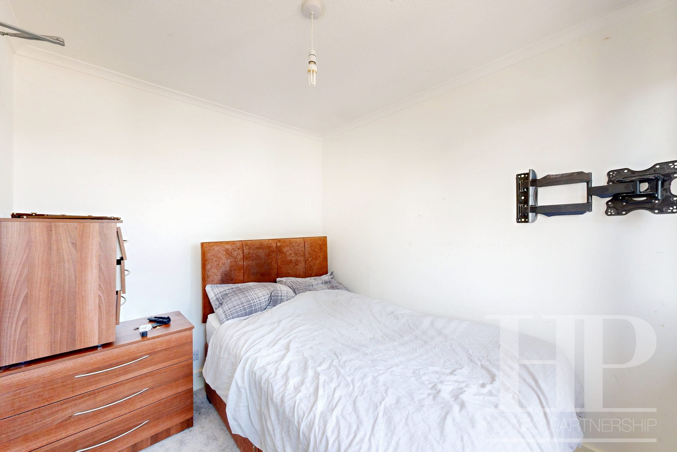 Room Brighton Road in Crawley