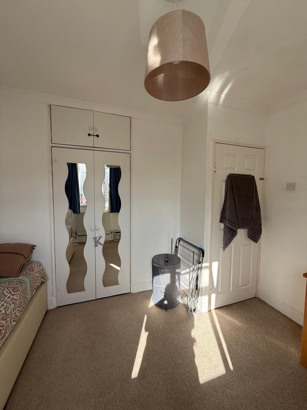 Room Roehampton Lane in Greater London