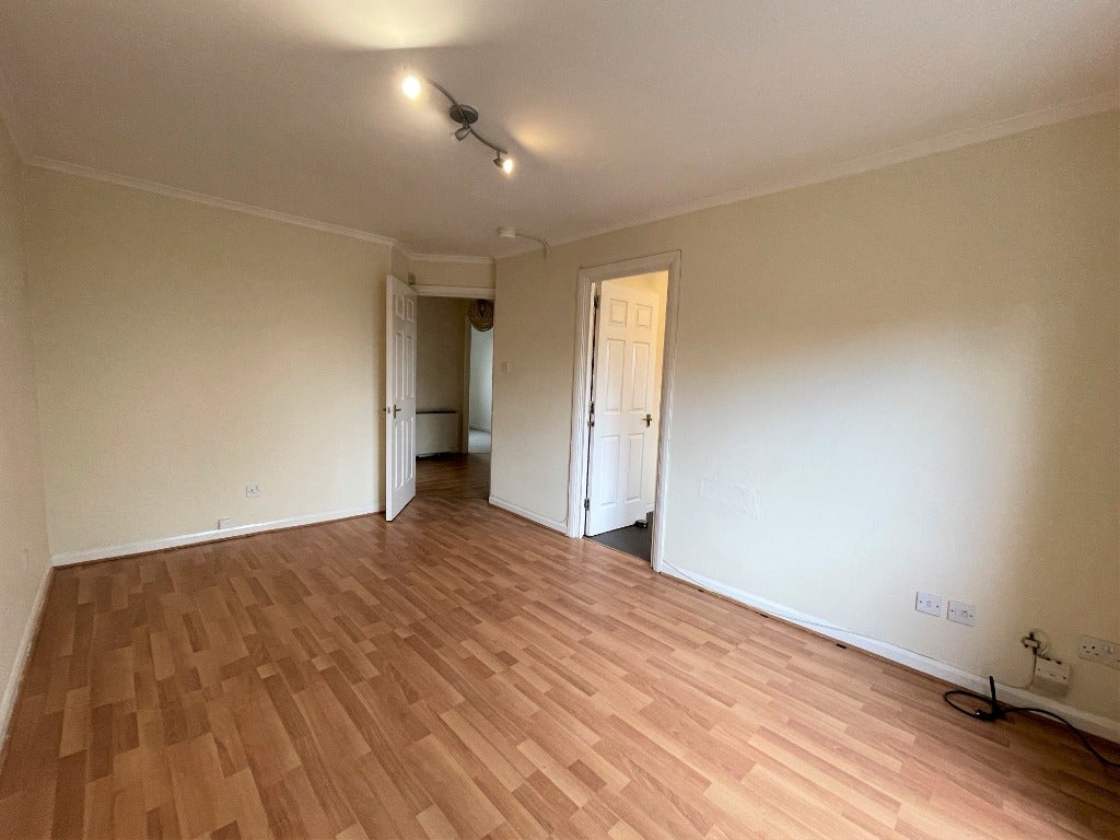 Flat Coldstream Road in Clydebank