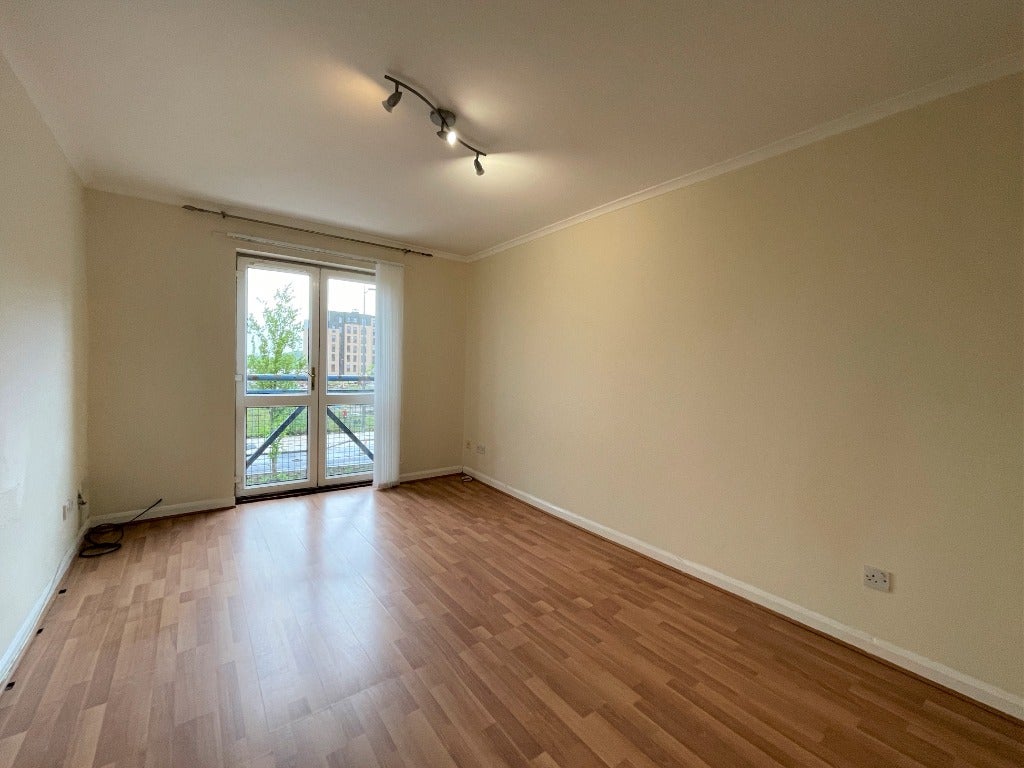 Flat Coldstream Road in Clydebank