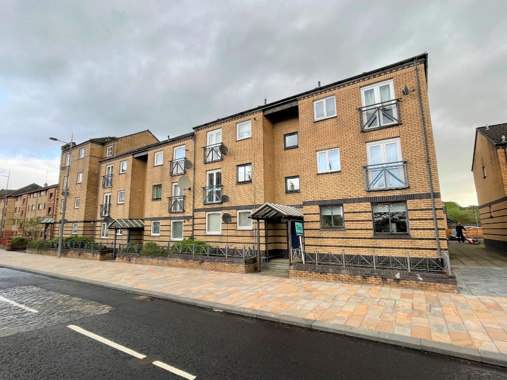 Flat Coldstream Road in Clydebank