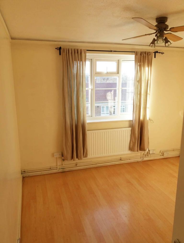 Flat Melford Road in Greater London