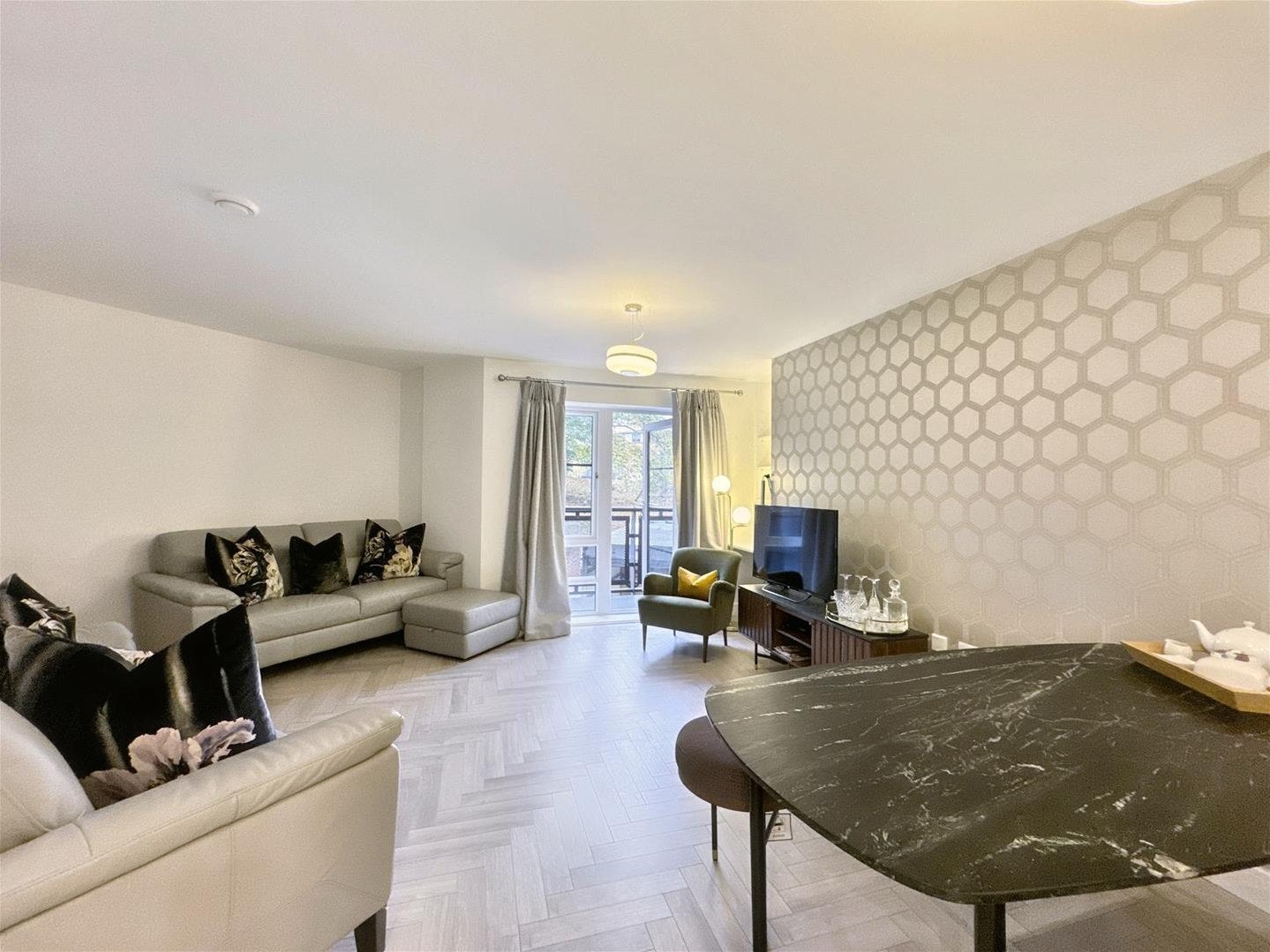 Flat Kestrel Road in Rushmoor