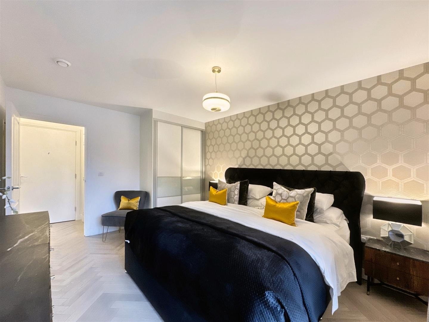 Flat Kestrel Road in Rushmoor