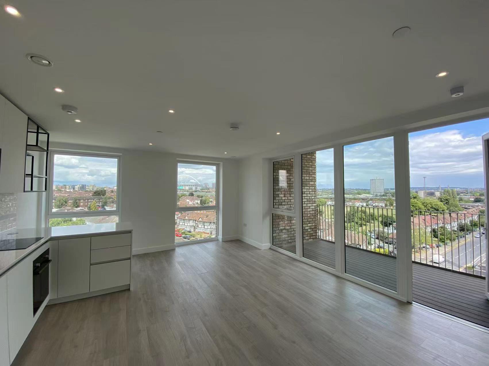 Flat Beresford Avenue in Greater London