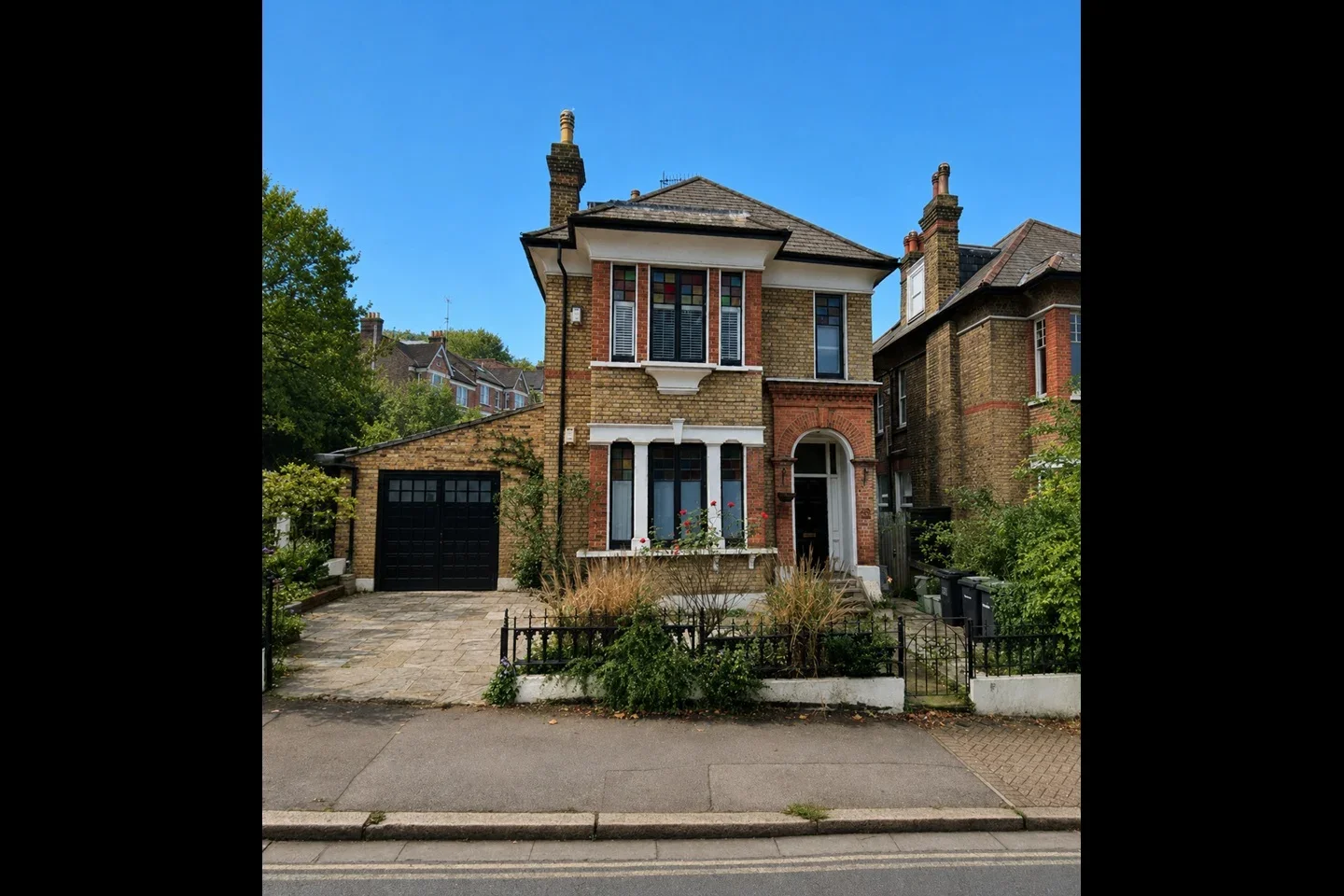 Flat Netherby Road in Greater London