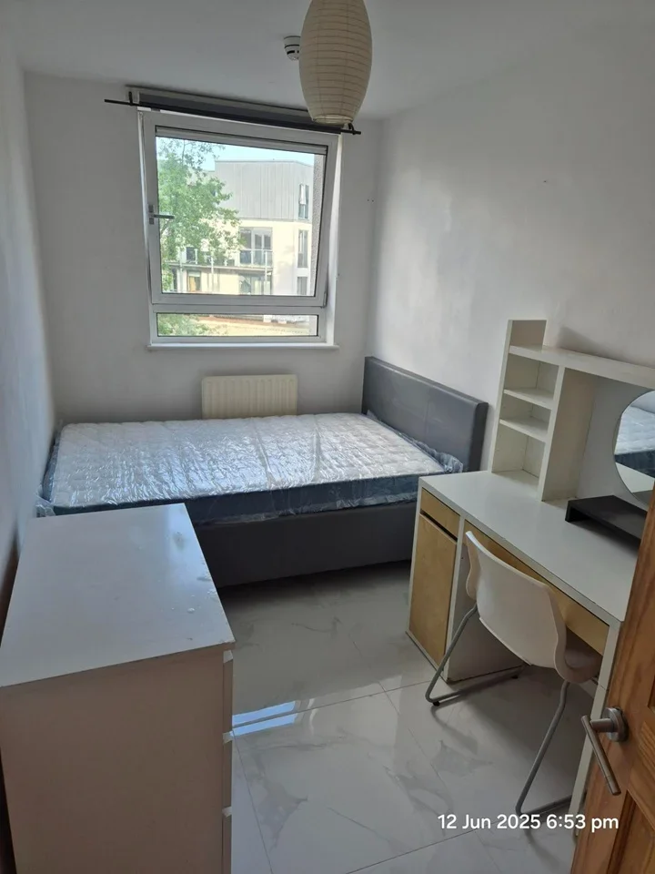 Flat Stockwell Road in Greater London
