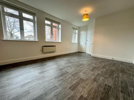 Flat Birmingham New Road in Coseley