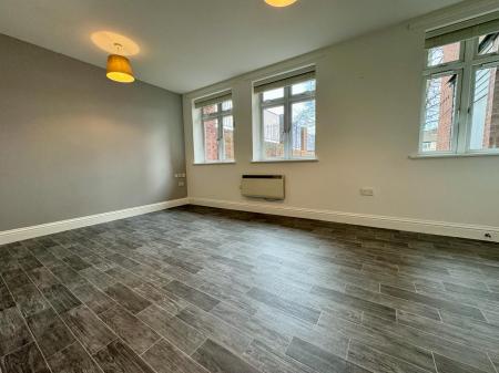 Flat Birmingham New Road in Coseley