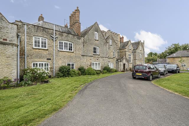Flat Stratton Audley Road in Fringford