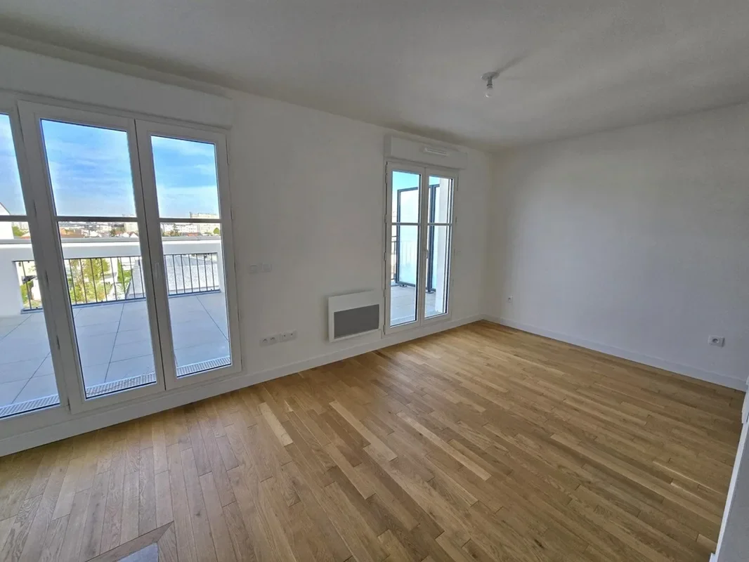 Flat Avenue Paul Doumer in Rueil-Malmaison