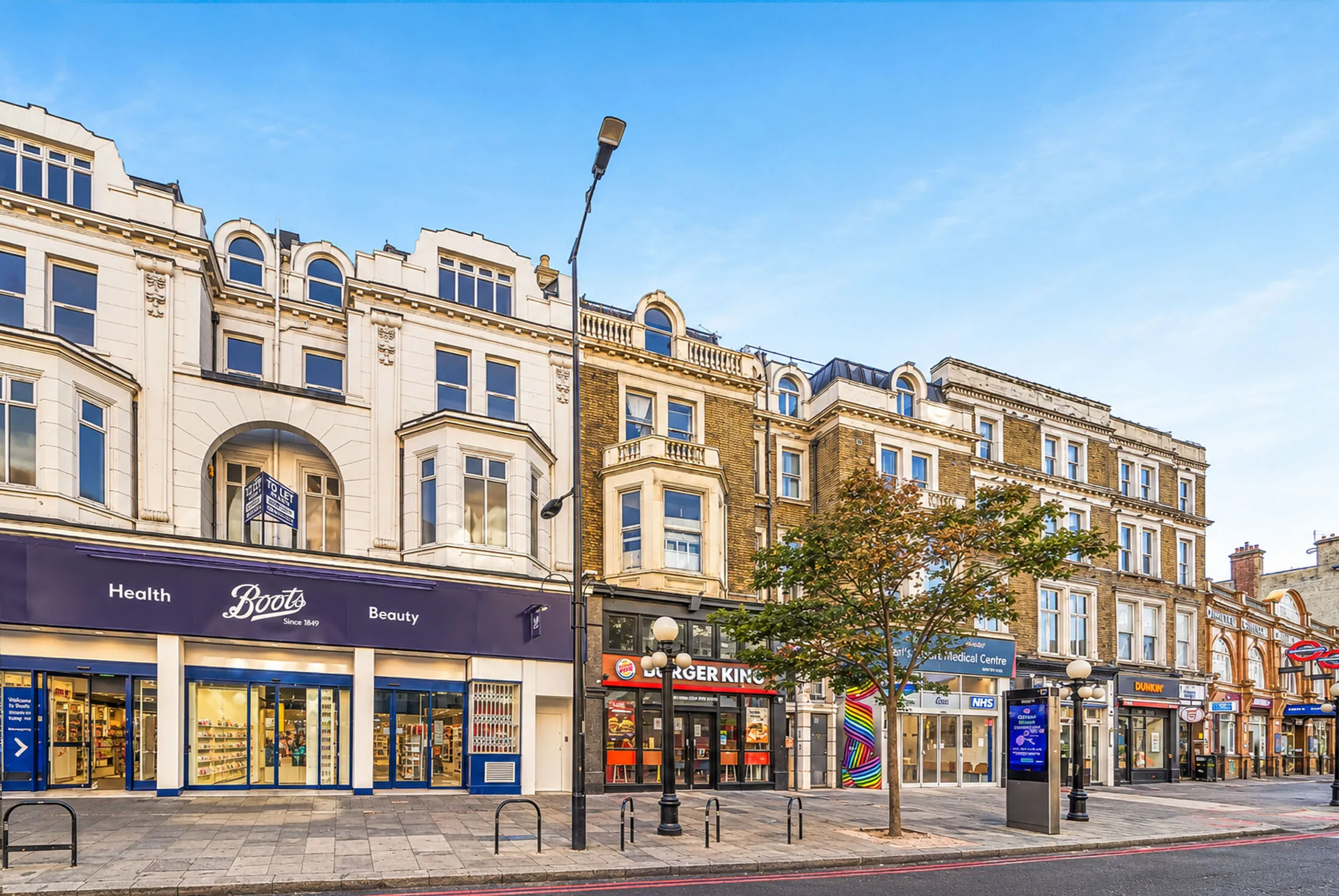 Flat Penywern Road in Greater London