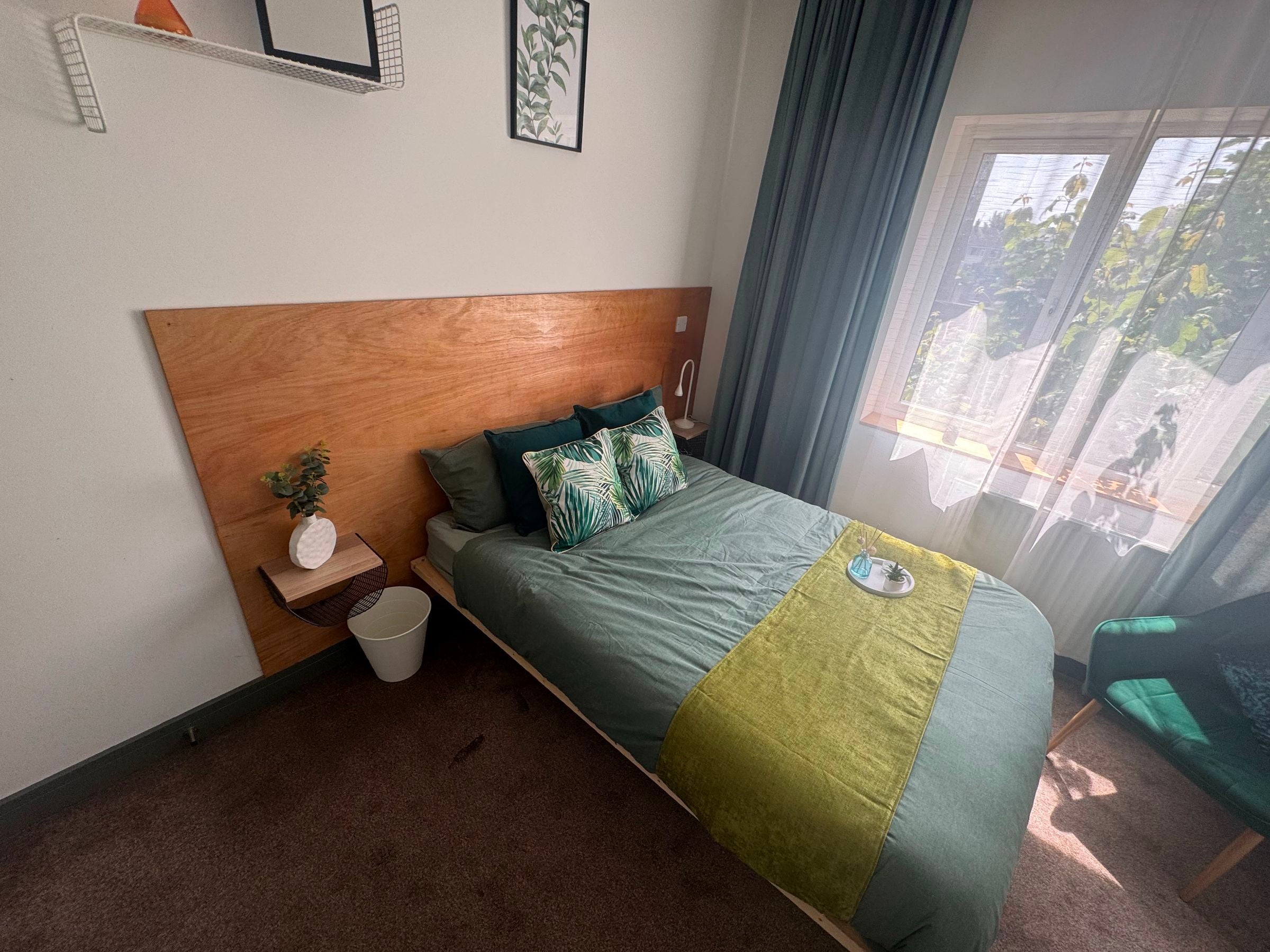 Room Larchfield Road in Doncaster