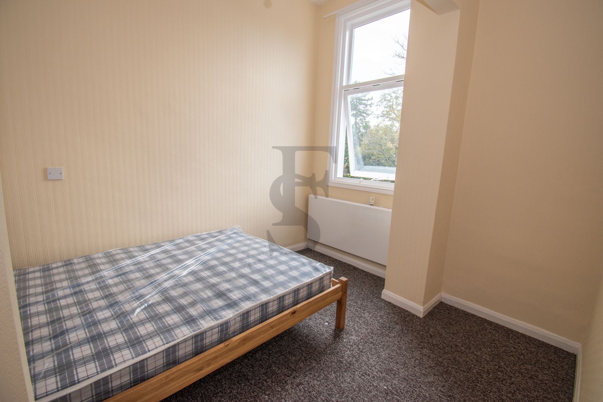 Flat Alexandra Road in Leicester