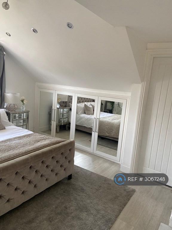 Room Cadiz Road in Greater London