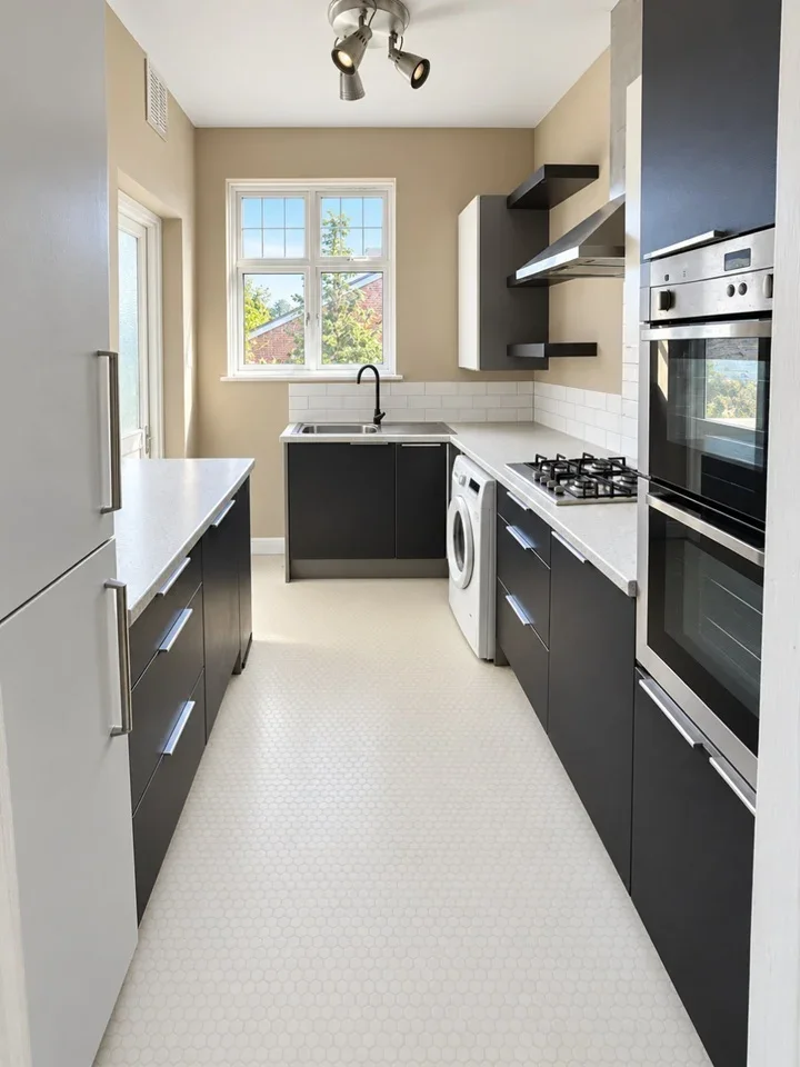 Flat Pembroke Road in Greater London