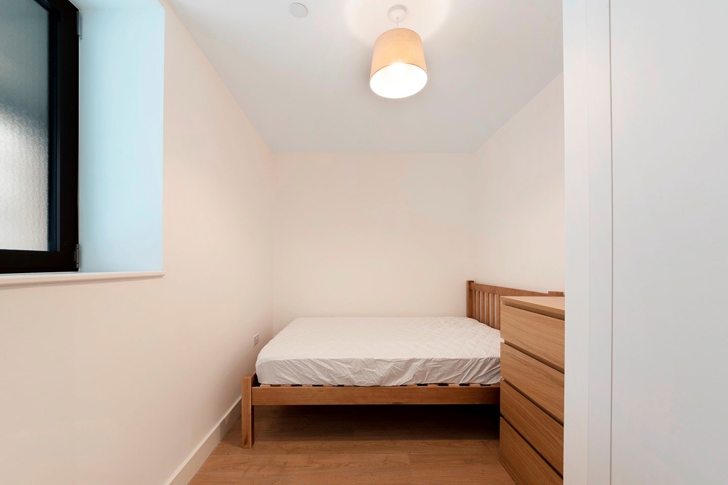 Flat New Village Avenue in Greater London