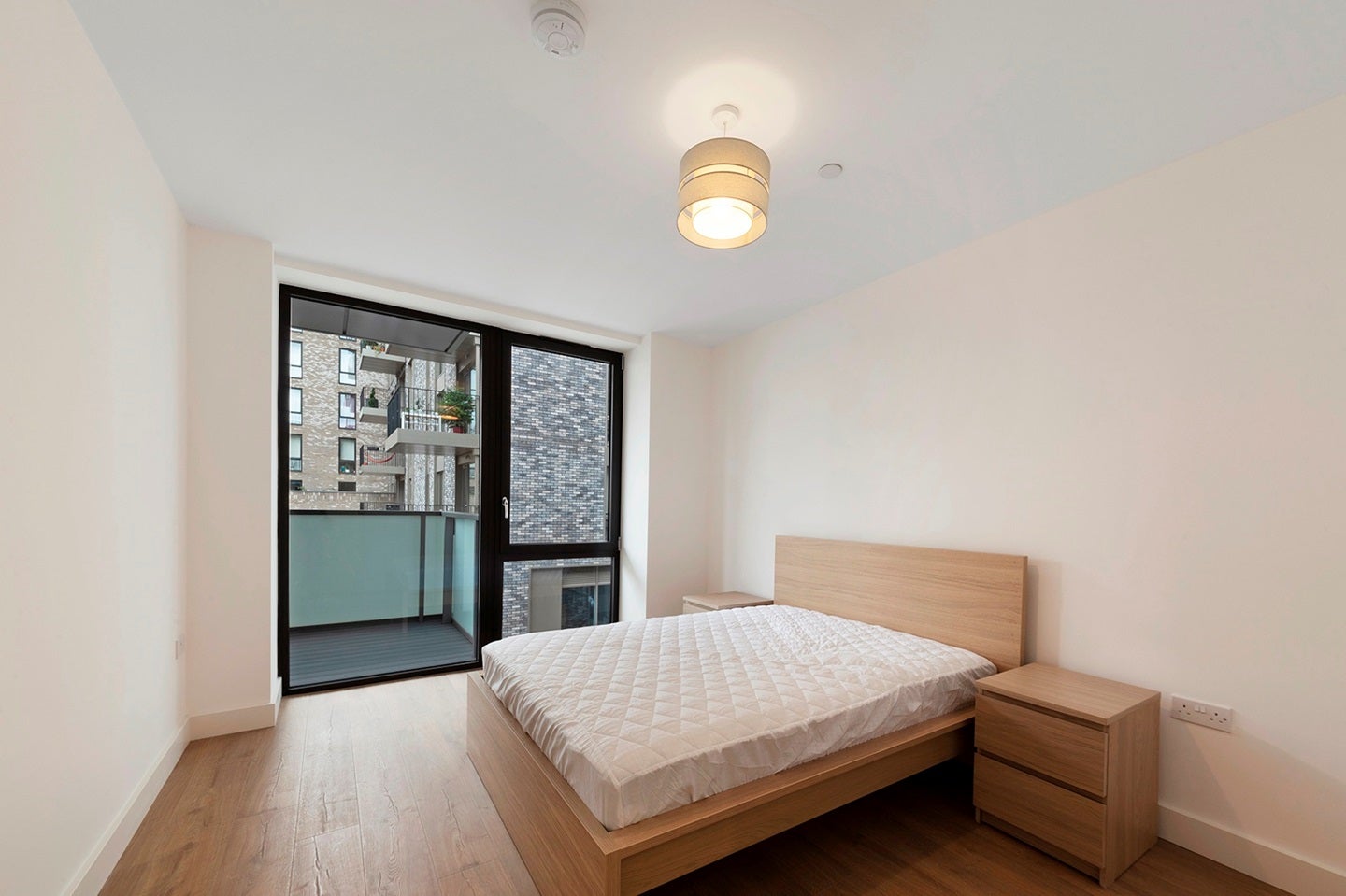 Flat New Village Avenue in Greater London