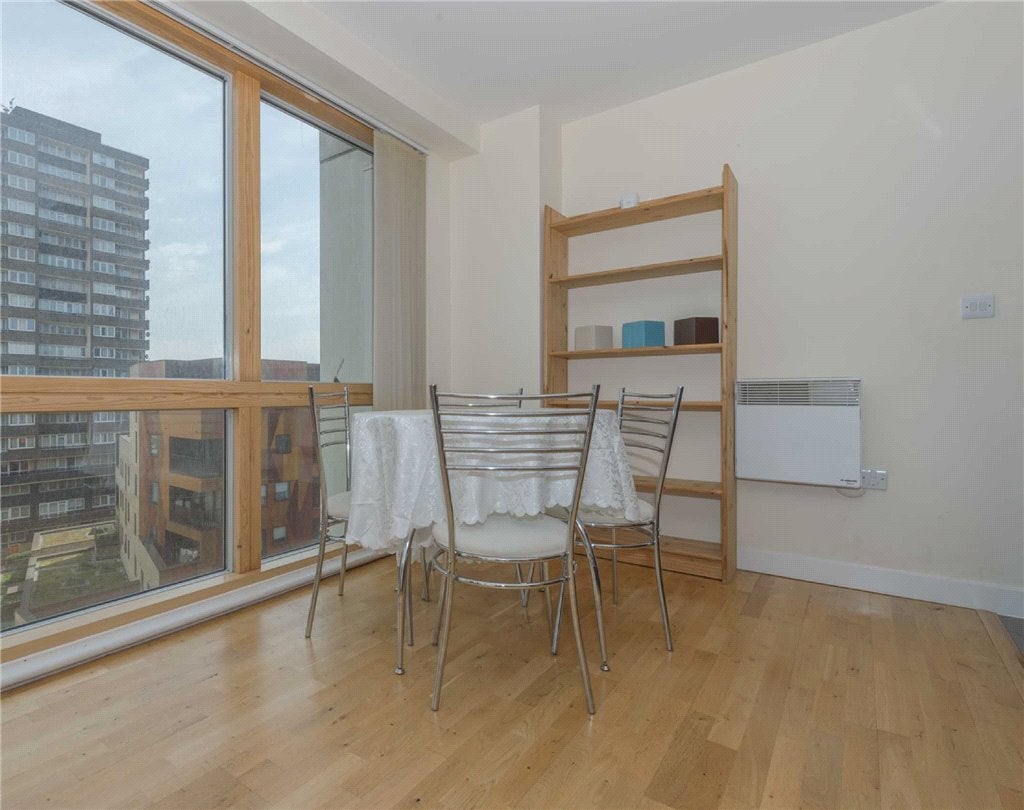 Flat Newington Causeway in Greater London