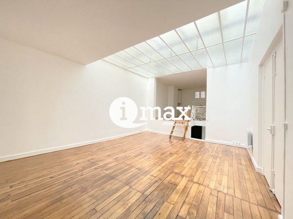 Appartement Rue Saint-Lazare à Paris