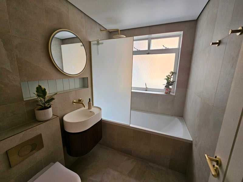 Room Lymer Avenue in Greater London