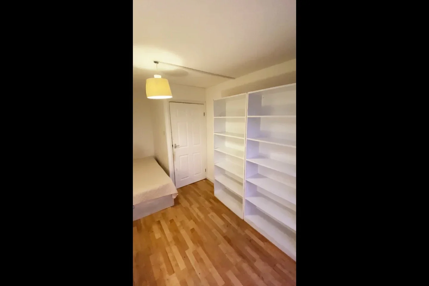Room Treadgold Street in Greater London