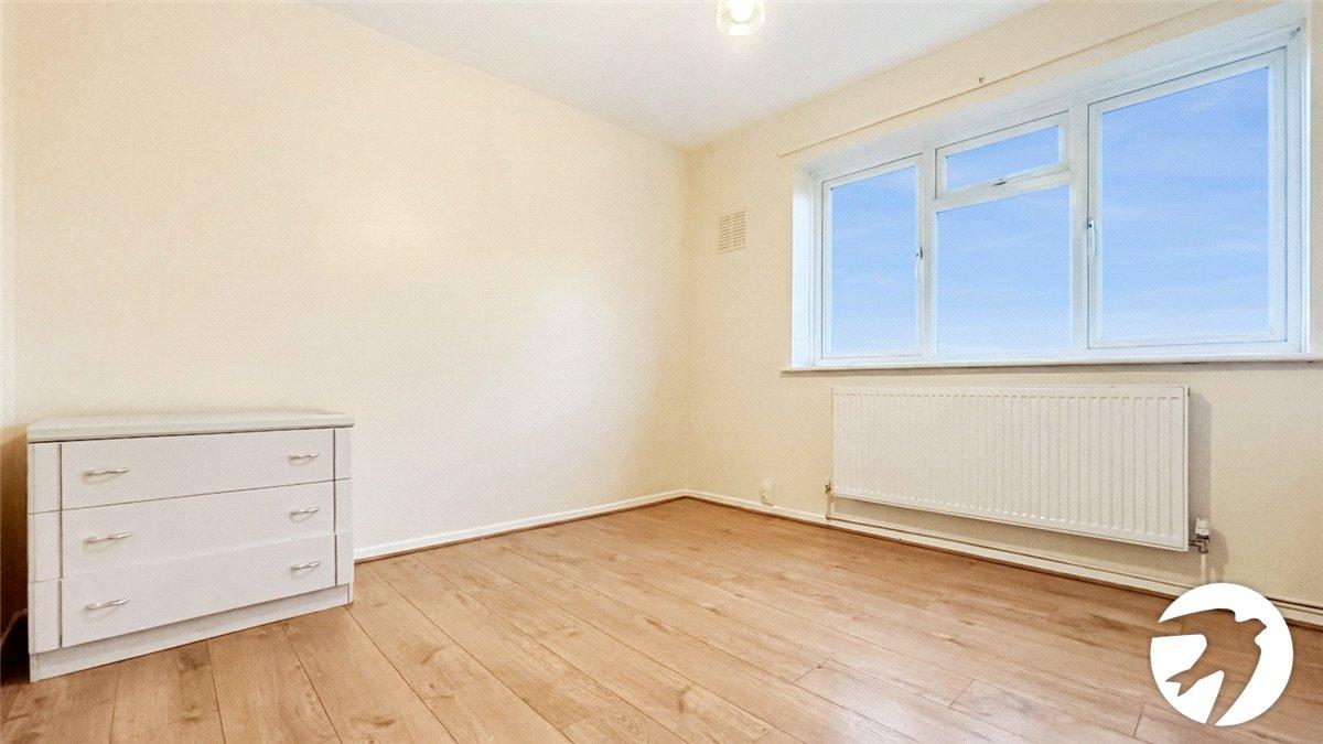 House Lullingstone Crescent in Greater London