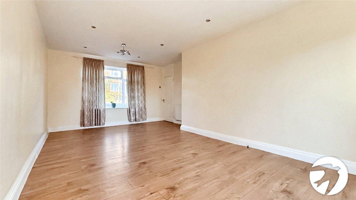 House Lullingstone Crescent in Greater London