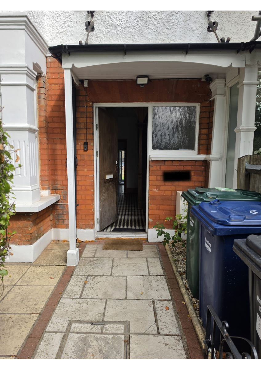 Room Briarfield Avenue in Greater London